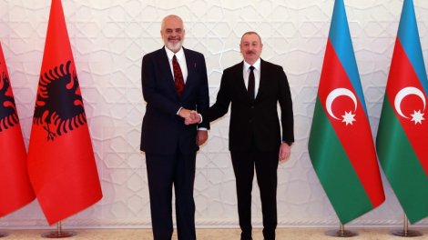 İlham Əliyev Albaniyanın Baş nazirini təbrik etdi
