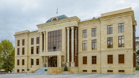 İcra hakimiyyətinə məxsus “BMW” hərraca çıxarılır