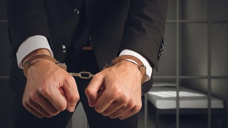 38 yaşlı sabiq məmur həbsxanada öldü
