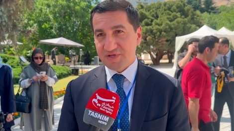 Hikmət Hacıyev: Azərbaycan – İran münasibətləri yeni bir inkişaf mərhələsinə addım atıb