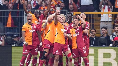 "Qalatasaray" tarix yazdı: Türkiyədə ilk 5-ci ulduzu qazanan komanda oldu