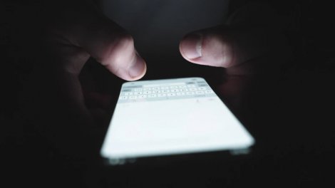 Mesajlaşmada tək hərflik cavablar: Bunu əsla etməyin