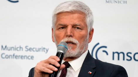 Çexiya prezidenti: Trampın danışıqlardan çıxması Kreml üçün hədiyyə olardı
