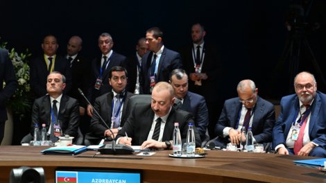 TDT-nin Dövlət başçılarının qeyri-rəsmi Zirvə görüşündə Bəyannamə imzalandı