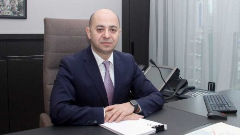 Vüsal Aslanov Aparat rəhbərini işdən çıxardı - FOTO