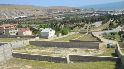 Bakıda 1 sotu 700 min manata torpaq satılır - VİDEO