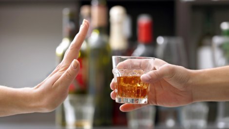 56 yaşlı kişi evində sevgilisi ilə yeyib-içdi, ona xəsarət yetirdi - TƏFƏRRÜAT