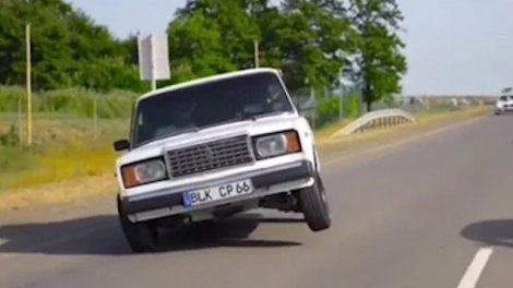 “Avtoşluq” etdiyi videosunu yaydı, 15 sutkalıq həbs olundu - VİDEO