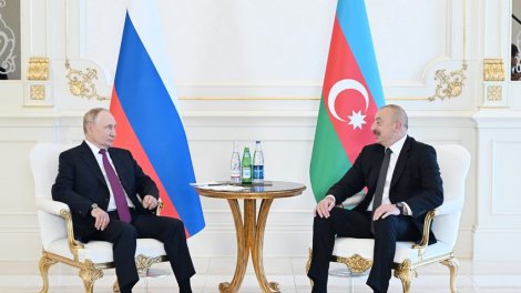İlham Əliyev Vladimir Putini təbrik etdi