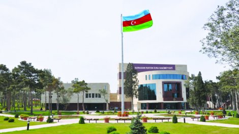 İcra hakimiyyətinə məxsus iki avtomobil hərracda satılacaq