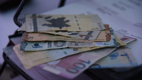 Bu gündən bu ailələrə hər uşağa görə 140 manat veriləcək
