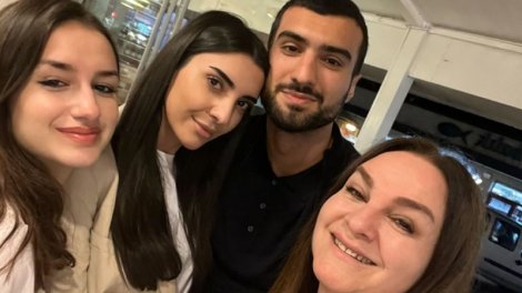 Mahir Emreli bacısı ilə aktrisanın qonağı oldu - FOTO