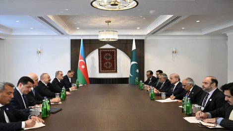 İlham Əliyev Xankəndidə Pakistanın Baş naziri ilə görüşdü - FOTO