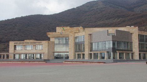 İcra hakimiyyəti 12 min manatlıq bayraq alır