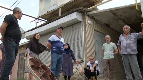 "Evlərimiz təhlükədədir, hər an çökmə baş verə bilər" - VİDEO
