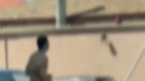Bakıda magistral yolda lüt gəzən gənc saxlanıldı
