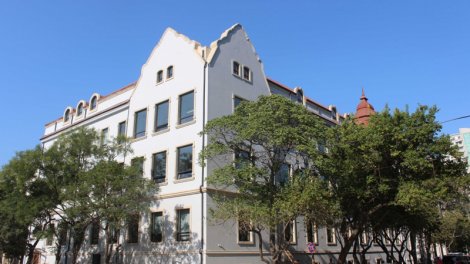 Azərbaycan Fransız Universiteti üçün 728 min manatlıq avadanlıq alınır