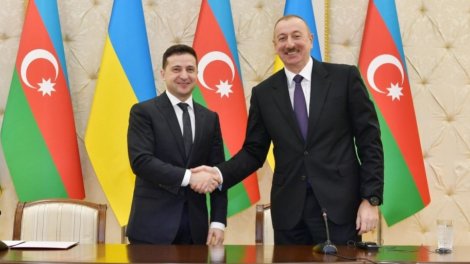 Azərbaycanla Ukrayna Rusiyanın SOCAR-ın neft anbarına zərbələrini pislədi