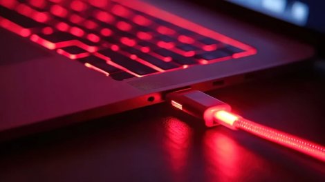 Mavi, qara və ya sarı: USB girişlərindəki rənglər nəyi bildirir?