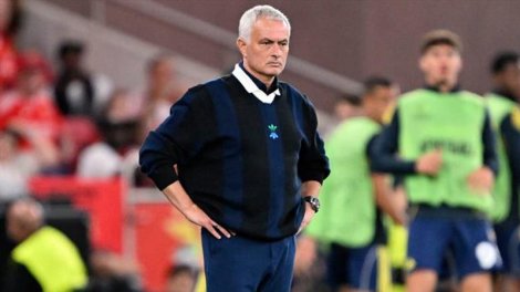 "Fənərbaxça" Mourinyonu istefaya göndərdi
