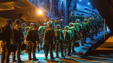 "Politico": NATO Ukrayna cəbhəsində döyüş qaydaları ilə maraqlanır