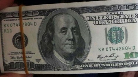 Sosial şəbəkədə saxta dollar satışı