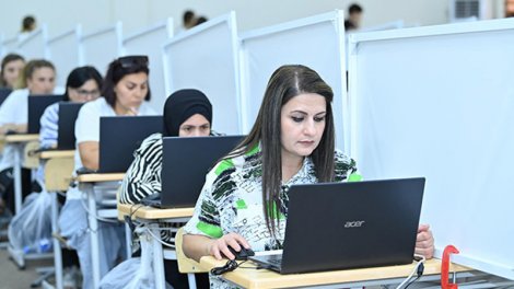 Sertifikasiyadan kəsilən müəllimlər məhkəməyə üz tutdu
