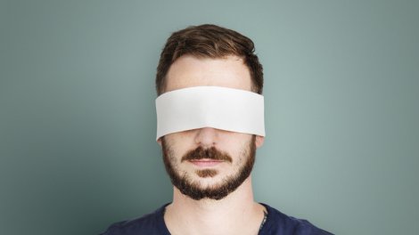 Oftalmoloq: Ağciyər fibrozu görmə pozğunluğuna səbəb ola bilər