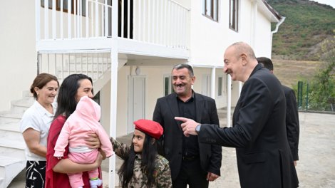 İlham Əliyev Xocalı rayonunun Seyidbəyli kəndində oldu - FOTO