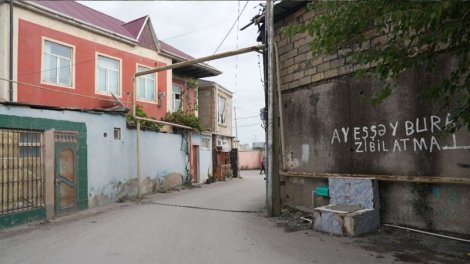 "Dərnəgül" bazarının arxasında evlər sökülür - Nə qədər pul veriləcək?