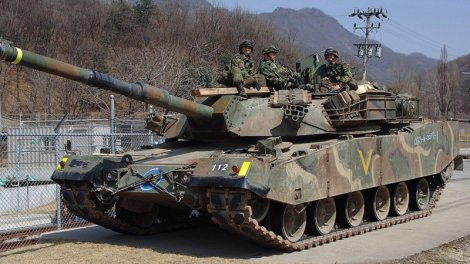 Ekipajı içəridə "qızardır": Koreya K1 tankının həll olunmayan kritik problemi