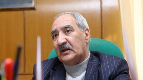 Fəzail Ağamalı ilə oğlu arasında partiya qurultayında dava düşdü - FOTO