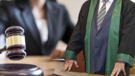 Bakıda şirkətin 76 minini mənimsəyən satış təmsilçisinə hökm oxundu