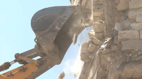 Tikinti şirkəti vətəndaşın evini yerlə bir edib - İDDİA