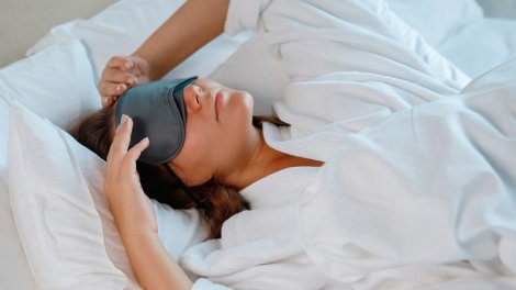 Alimlər gecə işığının ürək xəstəlikləri riskini artırdığı barədə xəbərdarlıq etdi