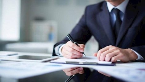 Məktəb direktoru barədə hüquq-mühafizə orqanlarına müraciət edildi