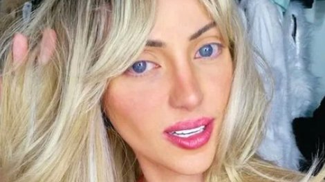 30 plastik əməliyyat keçirən blogerin cəsədi sevgilisinin yanında tapıldı