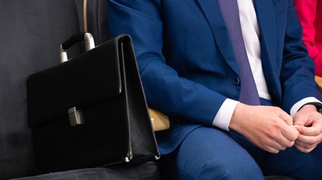 Regional Təhsil İdarəsinin müdir müavini işdən çıxdı