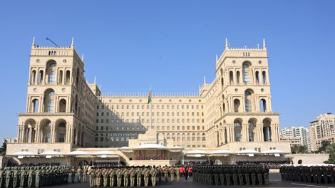 Bakıda hərbi parad keçirilir - CANLI