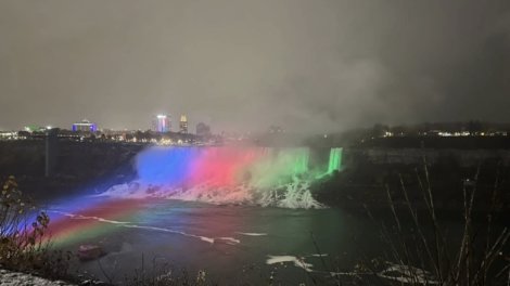 Niaqara şəlaləsi Azərbaycan bayrağının rəngləri ilə işıqlandırıldı - VİDEO