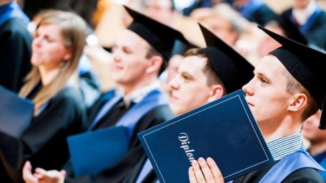 "Kollec məzunların pedaqoji fəaliyyətlə məşğul olmasına qanunla qadağa yoxdur"