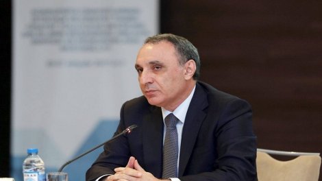 Prezident Kamran Əliyevi təltif etdi
