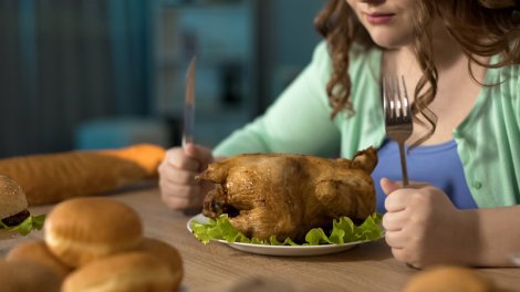 Pəhrizdə həddindən artıq yeməyə səbəb olan məhsullar açıqlandı