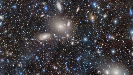 "Symmetry": Maddənin əsas kütləsi güclü qarşılıqlı təsirin dinamikasından yaranıb