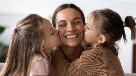 Faydası yoxdur, amma vaz keçmirik: Öpüşmənin 21 milyon illik sirri nədir?