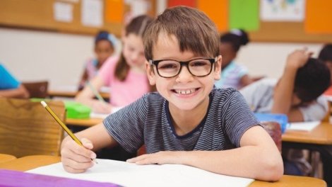 Dövrün bəlası, yoxsa... - Eynəkli uşaqların sayı niyə artır?