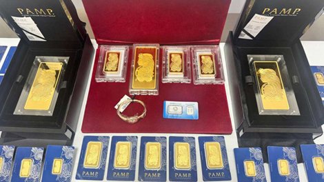 İstanbuldan Bakıya 2 milyonluq qızıl-brilyant keçirmək istədilər - FOTO