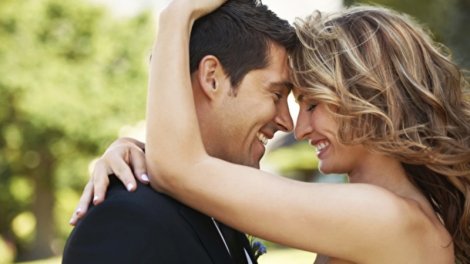 Oğlanlar niyə özlərindən yaşda böyük qadınları sevir?