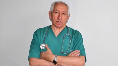 Körpənin ölümündə ittiham olunan tanınmış həkimlə bağlı qərar verildi