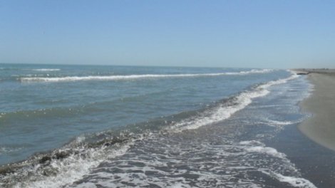 Xəzər dənizindən qum-çınqıl oğurlayanlar saxlanıldı